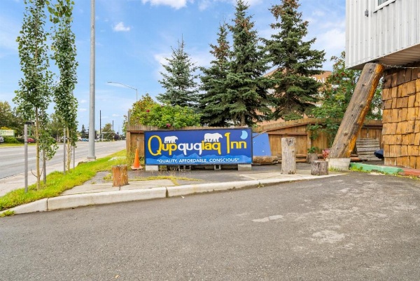 Qupqugiaq Inn image 10