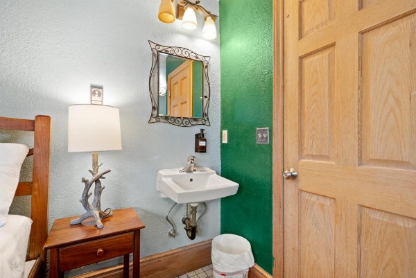 Qupqugiaq Inn image 19