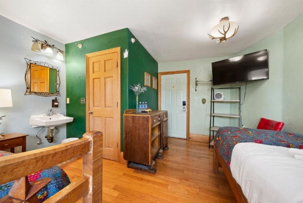 Qupqugiaq Inn image 20