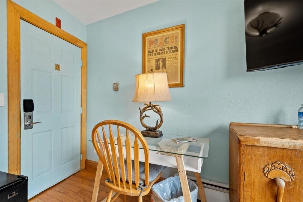 Qupqugiaq Inn image 24