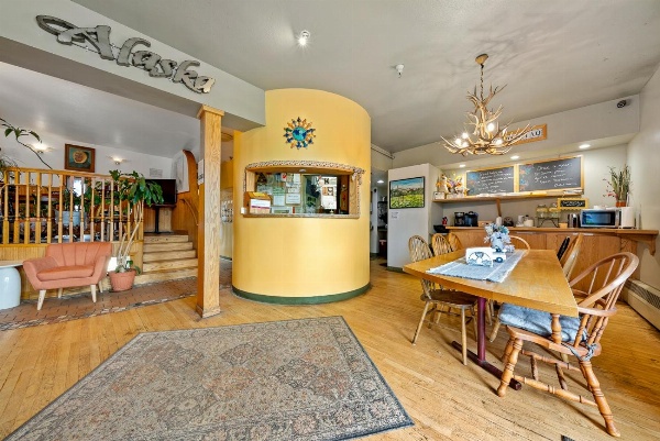 Qupqugiaq Inn Main image